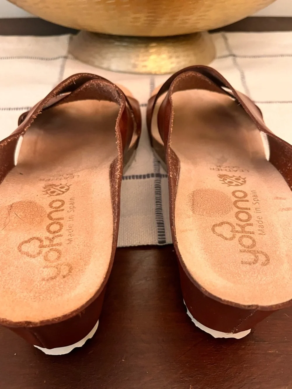 YOKONO Leather Cross-Strap Slide Sandals Size 9 EUC Cognac Color Summer Perfect